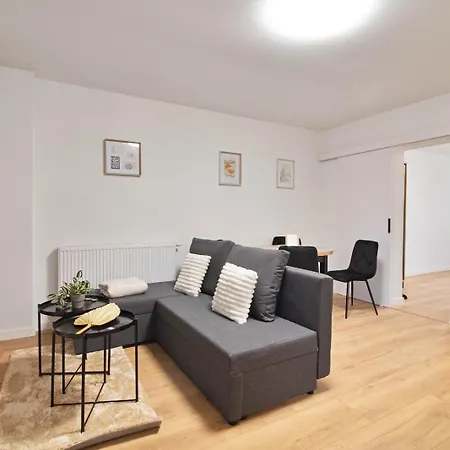 Appartments - Parking, Self Check In, Terrace Bańska Bystrzyca