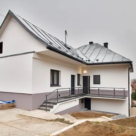 Appartments - Parking, Self Check In, Terrace * Banska Bystrica
